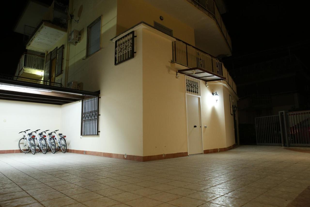 Andolfi 24 Rooms ปอมเปอี ภายนอก รูปภาพ